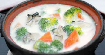 牡蛎と野菜の豆乳鍋